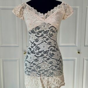 Cream Lace Long Statement Top with Frilly Lace Cap Sleeves Size L